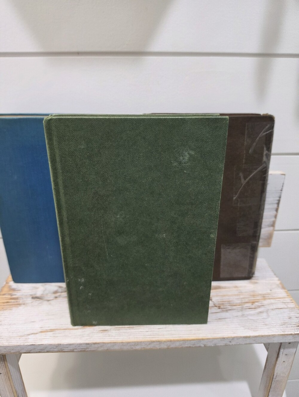 3 Vintage Books - Picture 5 of 11